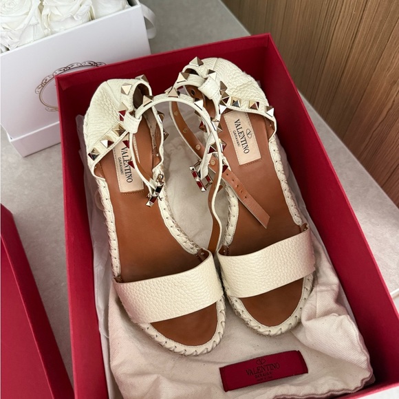 Valentino Garavani
Cream Rockstud Double Espadrille Wedge Sandals - Picture 3 of 6